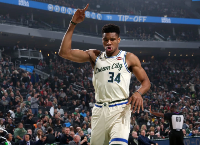 NBA常规赛高清直播:雄鹿vs尼克斯 字母哥率队强(图1) NBA常规赛高清直播:雄鹿vs尼克斯 字母哥率队强(图1)